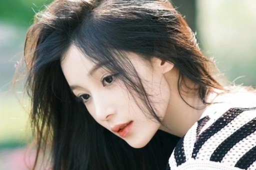 她可谓是圈内最渣女演员私生活混乱曾无缝衔接17个男人！